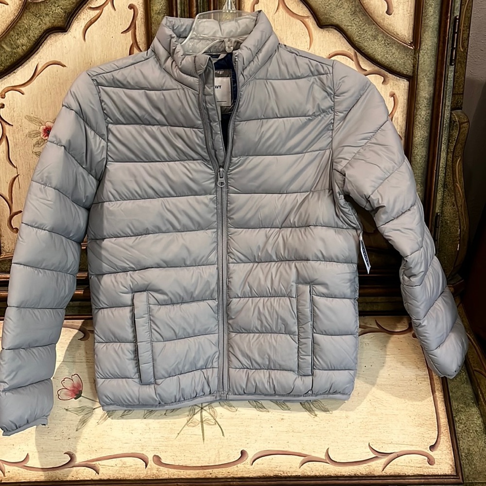 Old Navy Puffer Jacket. Size M(8). Packable. Has place for Name and Loop